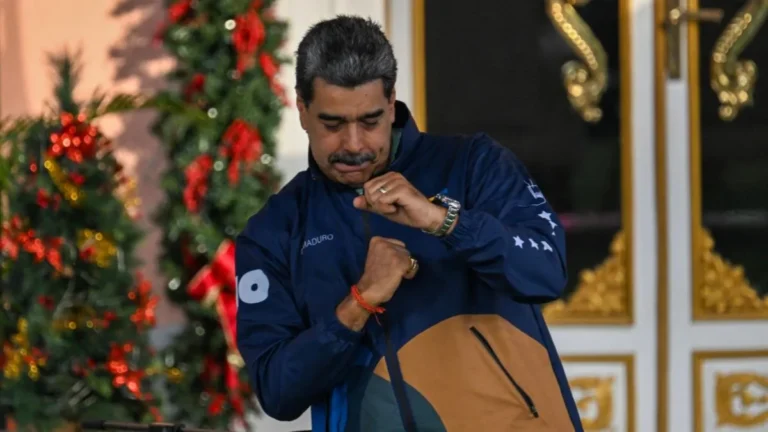 a-mi-no-me-para-nadie-maduro-baila-en-medio-de-asechanzas-de-ee-uu-jpg